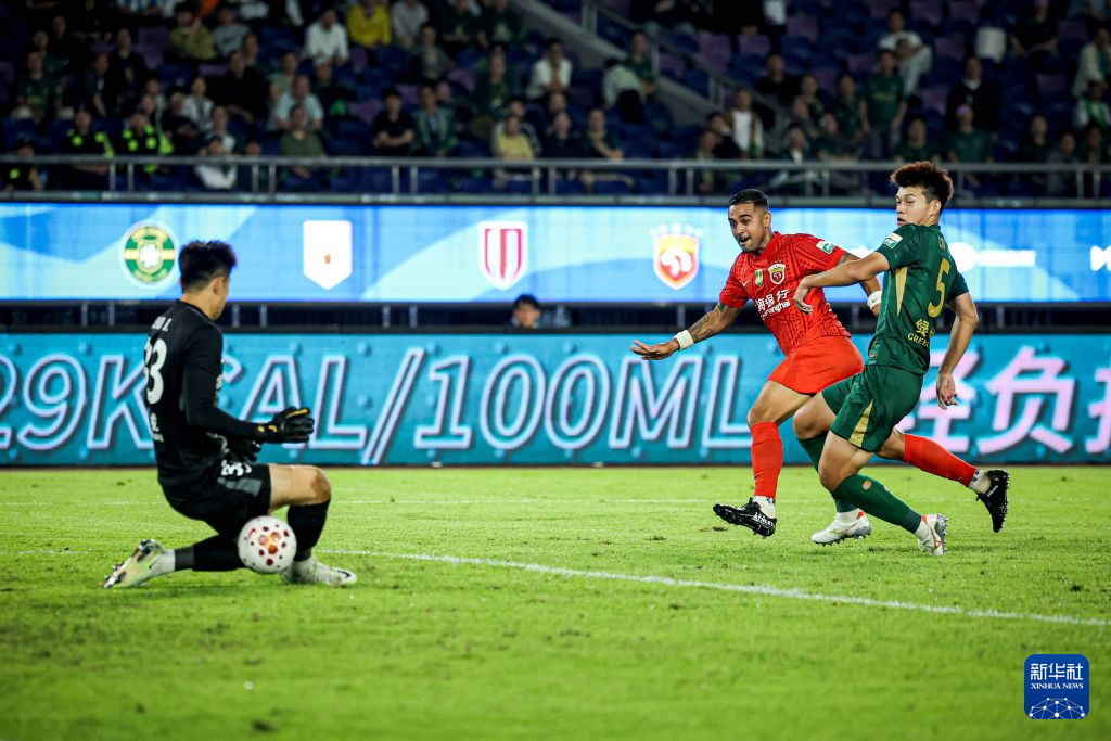 中超:浙江俱乐部绿城对阵上海海港